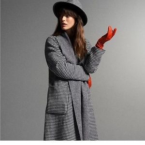 Ellie Tahari Houndstooth coat wrap belt